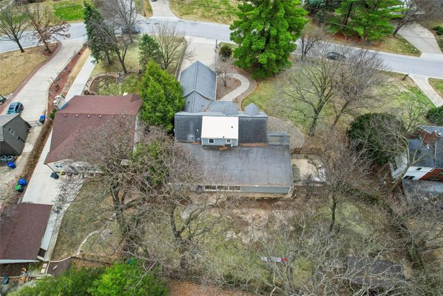 3939 River Oaks Drive, Des Moines, IA 50312