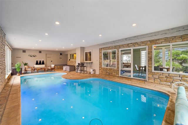 3939 River Oaks Drive, Des Moines, IA 50312