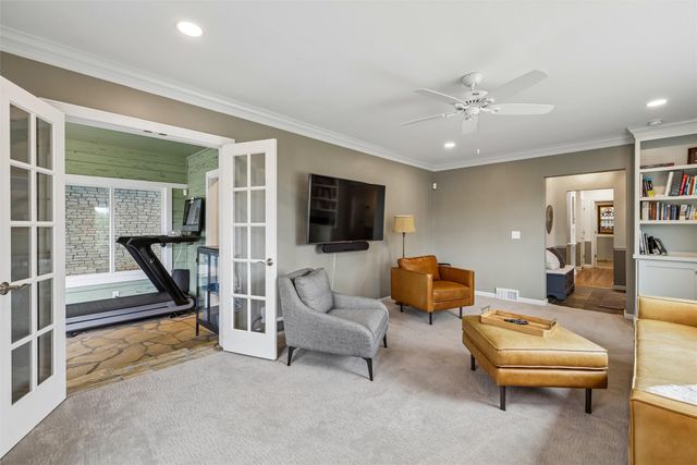 3939 River Oaks Drive, Des Moines, IA 50312