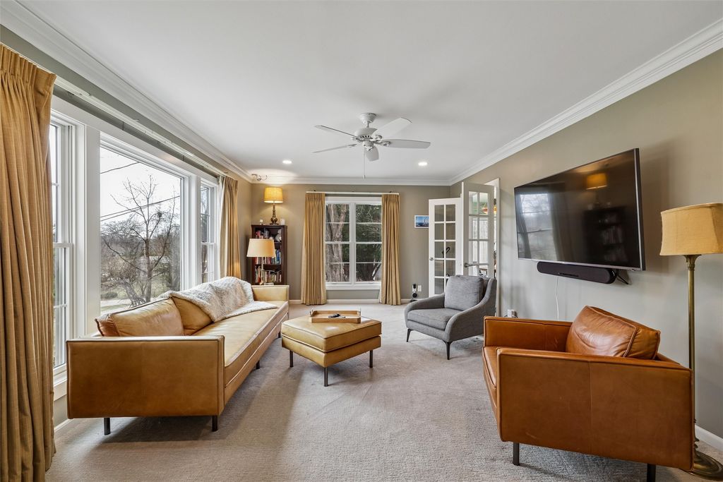 3939 River Oaks Drive, Des Moines, IA 50312