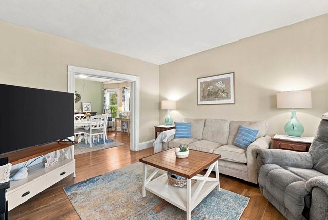 10 Albion St, Medford, MA 02155