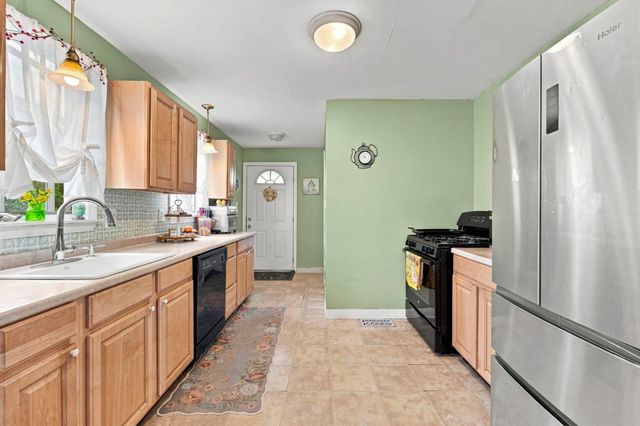 10 Albion St, Medford, MA 02155