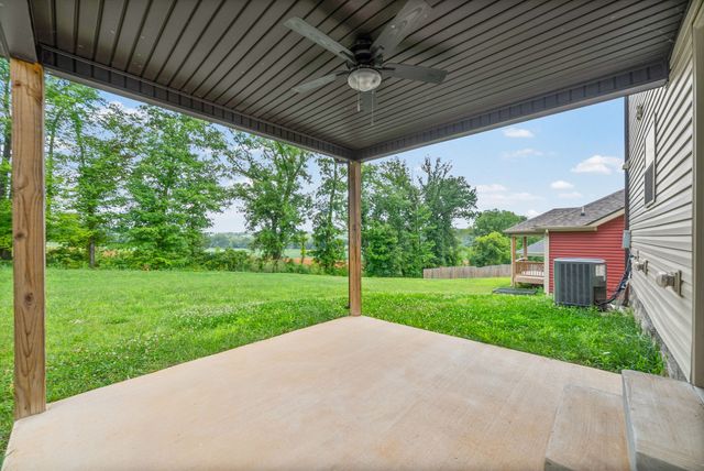 1224 Cardinal Creek Dr, Clarksville, TN 37040