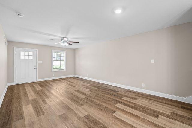 1224 Cardinal Creek Dr, Clarksville, TN 37040