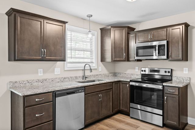 1224 Cardinal Creek Dr, Clarksville, TN 37040