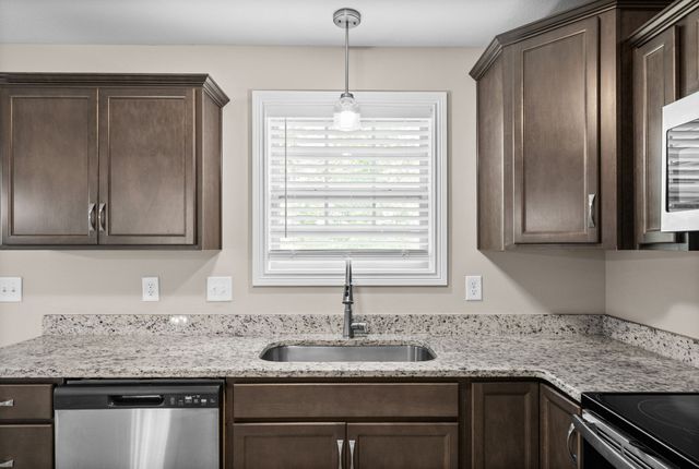 1224 Cardinal Creek Dr, Clarksville, TN 37040