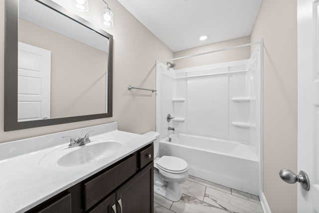 1224 Cardinal Creek Dr, Clarksville, TN 37040