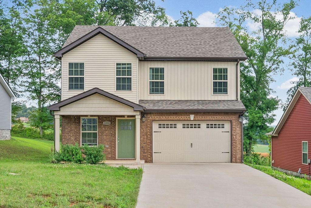 1224 Cardinal Creek Dr, Clarksville, TN 37040