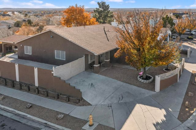 7700 Windsong Place SW, Albuquerque, NM 87121