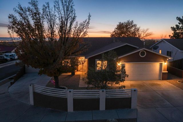 7700 Windsong Place SW, Albuquerque, NM 87121