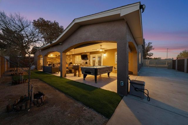 7700 Windsong Place SW, Albuquerque, NM 87121