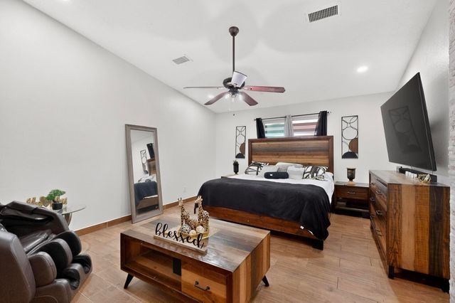 7700 Windsong Place SW, Albuquerque, NM 87121