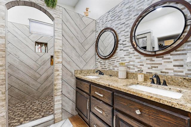 7700 Windsong Place SW, Albuquerque, NM 87121