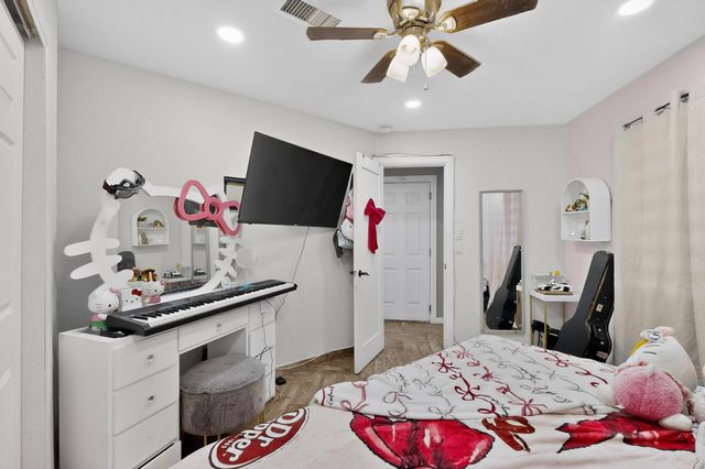 7700 Windsong Place SW, Albuquerque, NM 87121