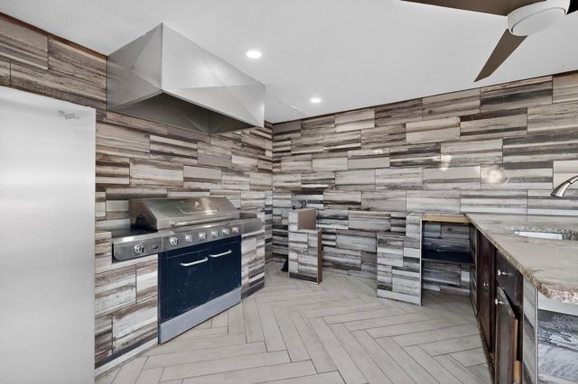 7700 Windsong Place SW, Albuquerque, NM 87121