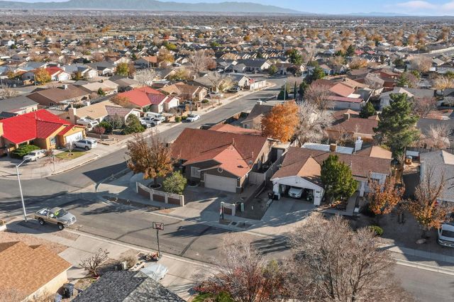 7700 Windsong Place SW, Albuquerque, NM 87121