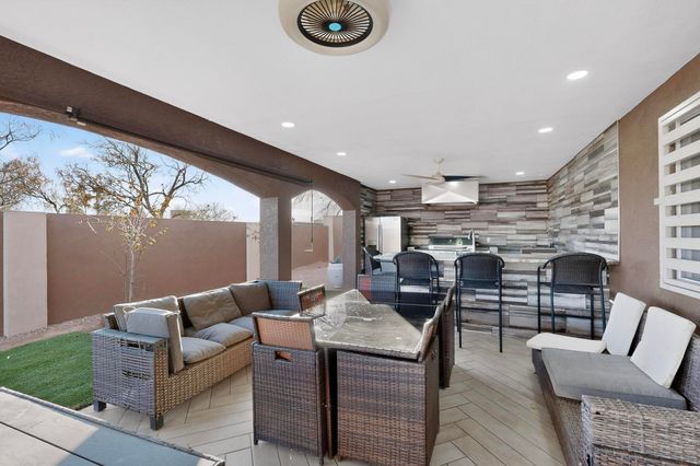 7700 Windsong Place SW, Albuquerque, NM 87121