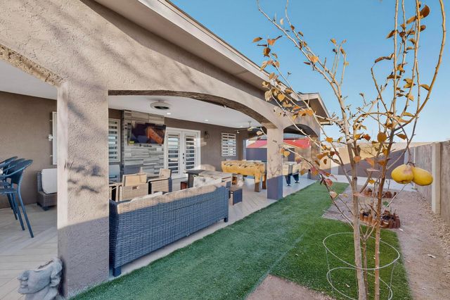 7700 Windsong Place SW, Albuquerque, NM 87121