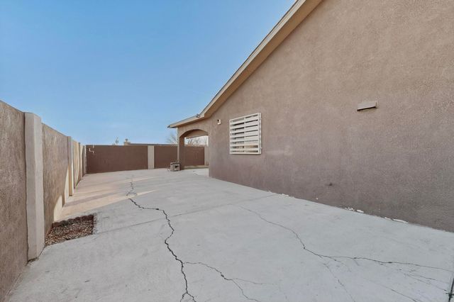 7700 Windsong Place SW, Albuquerque, NM 87121