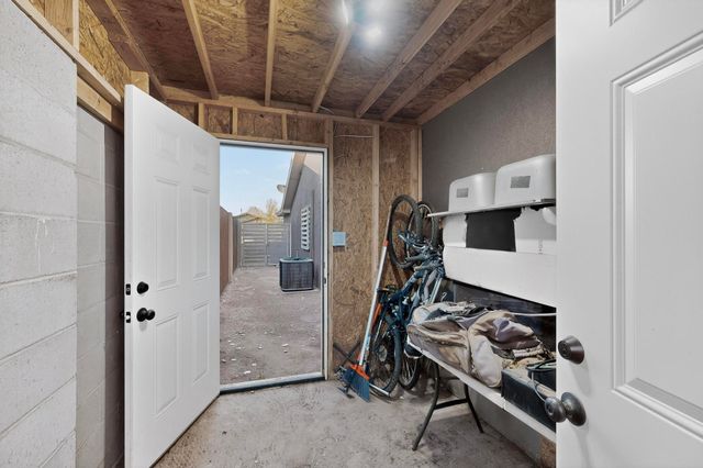 7700 Windsong Place SW, Albuquerque, NM 87121