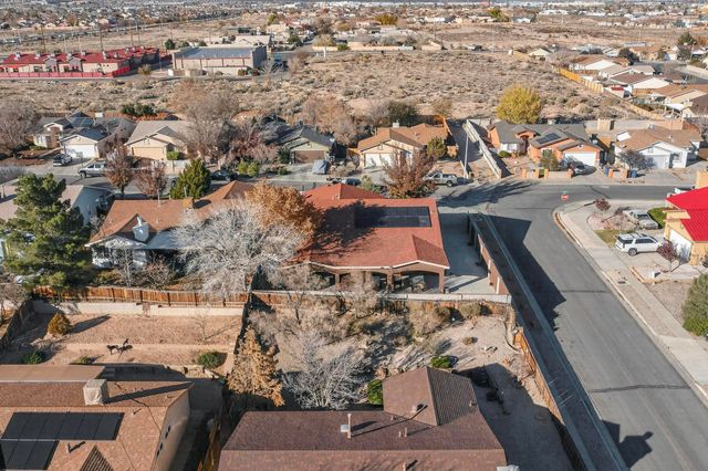 7700 Windsong Place SW, Albuquerque, NM 87121