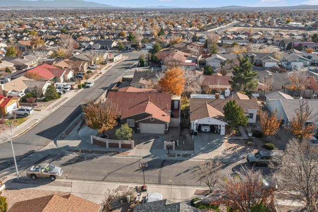 7700 Windsong Place SW, Albuquerque, NM 87121