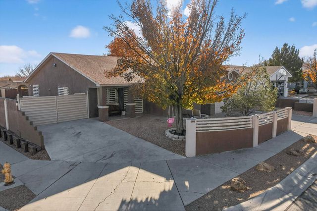 7700 Windsong Place SW, Albuquerque, NM 87121