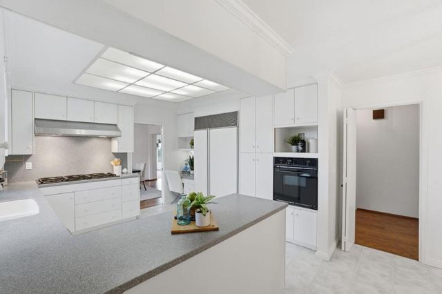 27769 Edgerton Road, Los Altos Hills, CA 94022