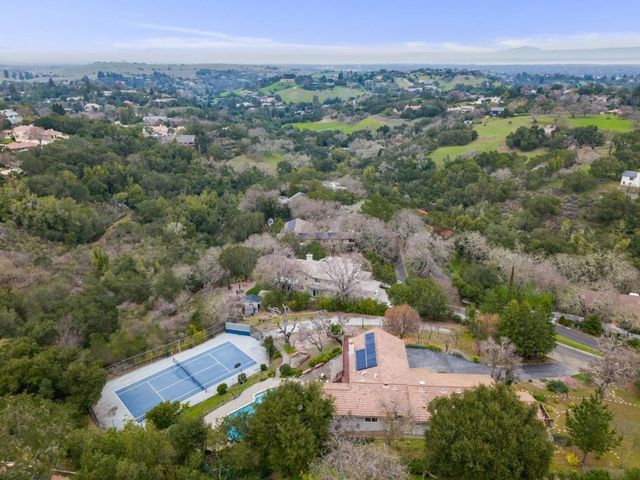 27769 Edgerton Road, Los Altos Hills, CA 94022