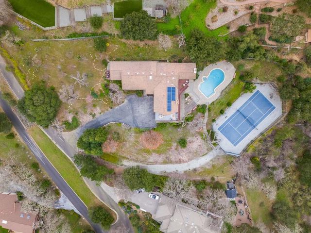 27769 Edgerton Road, Los Altos Hills, CA 94022