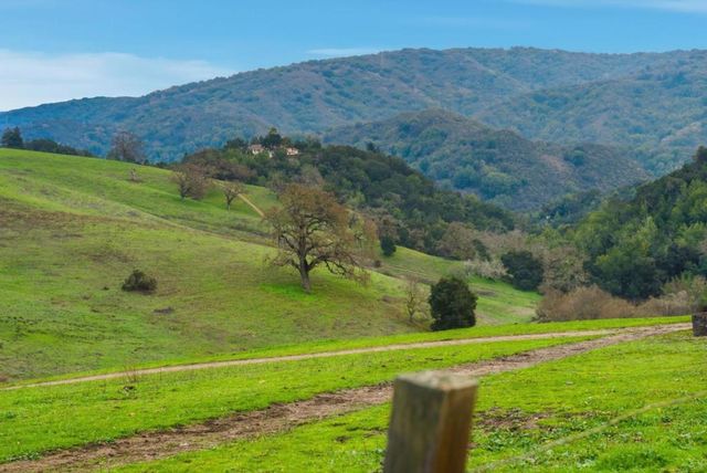 27769 Edgerton Road, Los Altos Hills, CA 94022