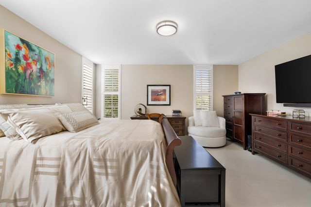 3930 OAKS CLUBHOUSE Drive 401, Pompano Beach, FL 33069