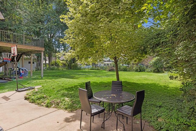 1004 6th Street S, Stillwater, MN 55082