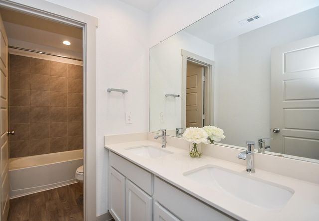 8034 House Bank Lane, Rosharon, TX 77583