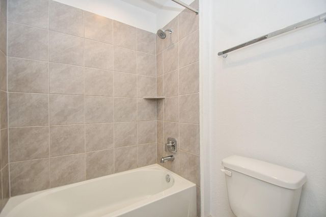 8034 House Bank Lane, Rosharon, TX 77583