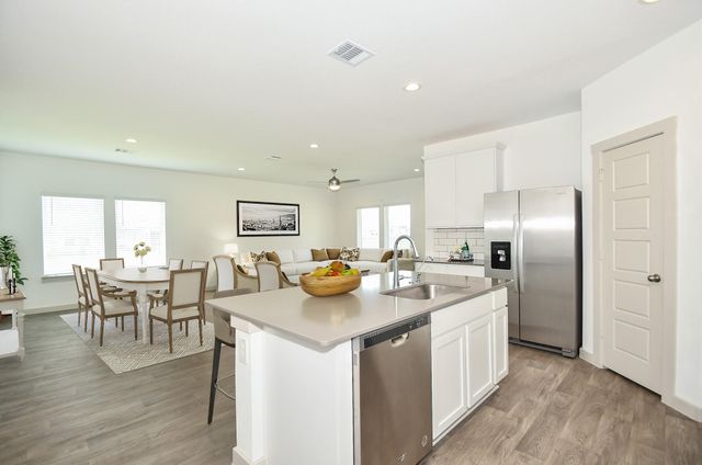 8034 House Bank Lane, Rosharon, TX 77583