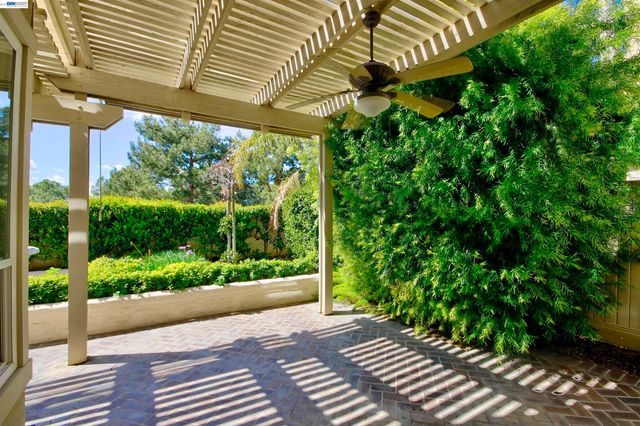 45315 Camino Monzon, Temecula, CA 92592