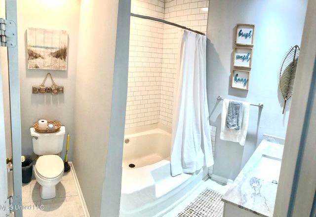 2252 Beach Drive, 1303, Gulfport, MS 39507