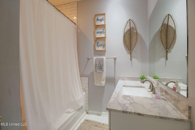 2252 Beach Drive, 1303, Gulfport, MS 39507