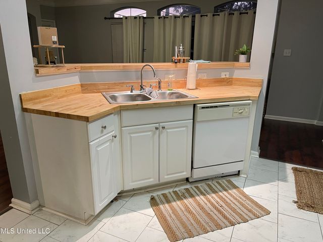 2252 Beach Drive, 1303, Gulfport, MS 39507