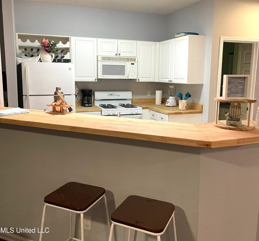 2252 Beach Drive, 1303, Gulfport, MS 39507