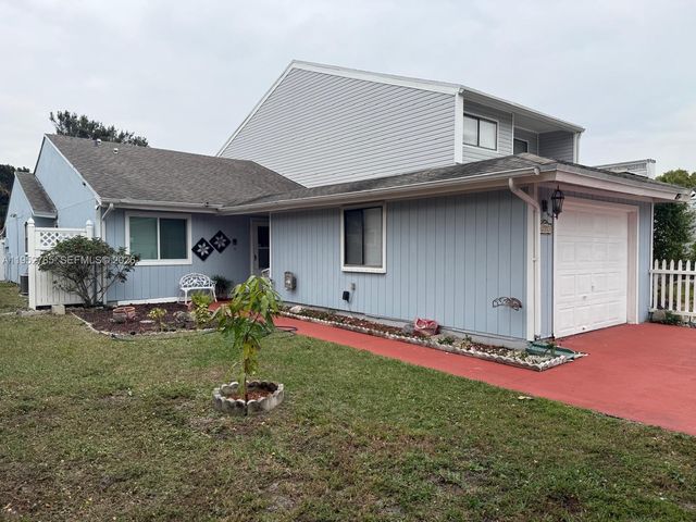 12353 Westhampton Cir, Wellington, FL 33414