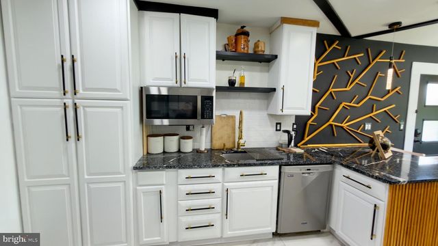 16720 LONGDRAFT RD, Gaithersburg, MD 20878