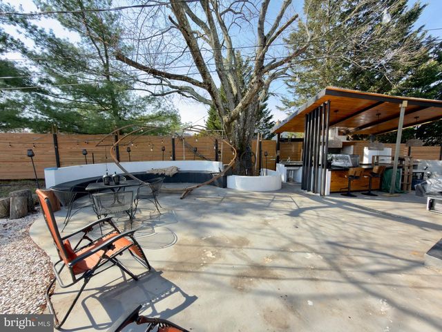 16720 LONGDRAFT RD, Gaithersburg, MD 20878