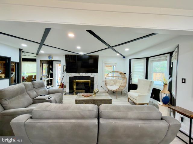 16720 LONGDRAFT RD, Gaithersburg, MD 20878