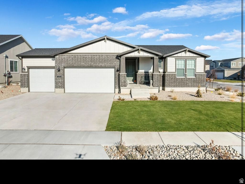 7776 W RANGE CREEK LN, Magna, UT 84044