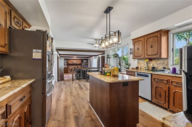 691 Davidson Drive, Highland Heights, OH 44143