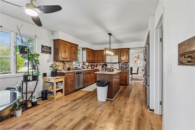 691 Davidson Drive, Highland Heights, OH 44143