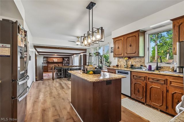 691 Davidson Drive, Highland Heights, OH 44143
