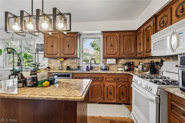 691 Davidson Drive, Highland Heights, OH 44143